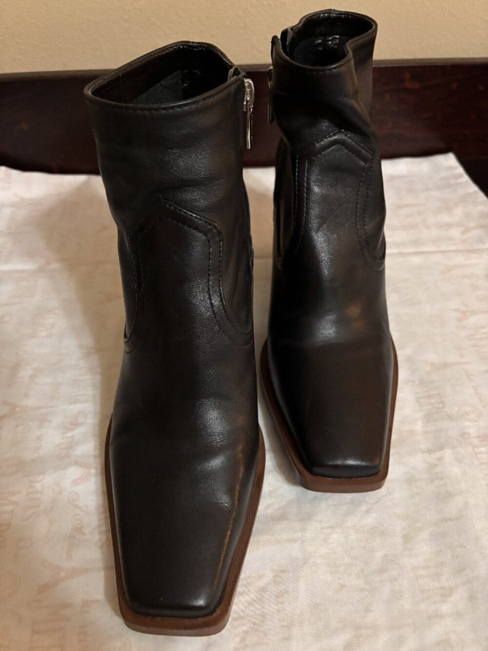 Vince Camuto Black Leather Ankle Boots Size 8M Square Toe Block Heel Booties